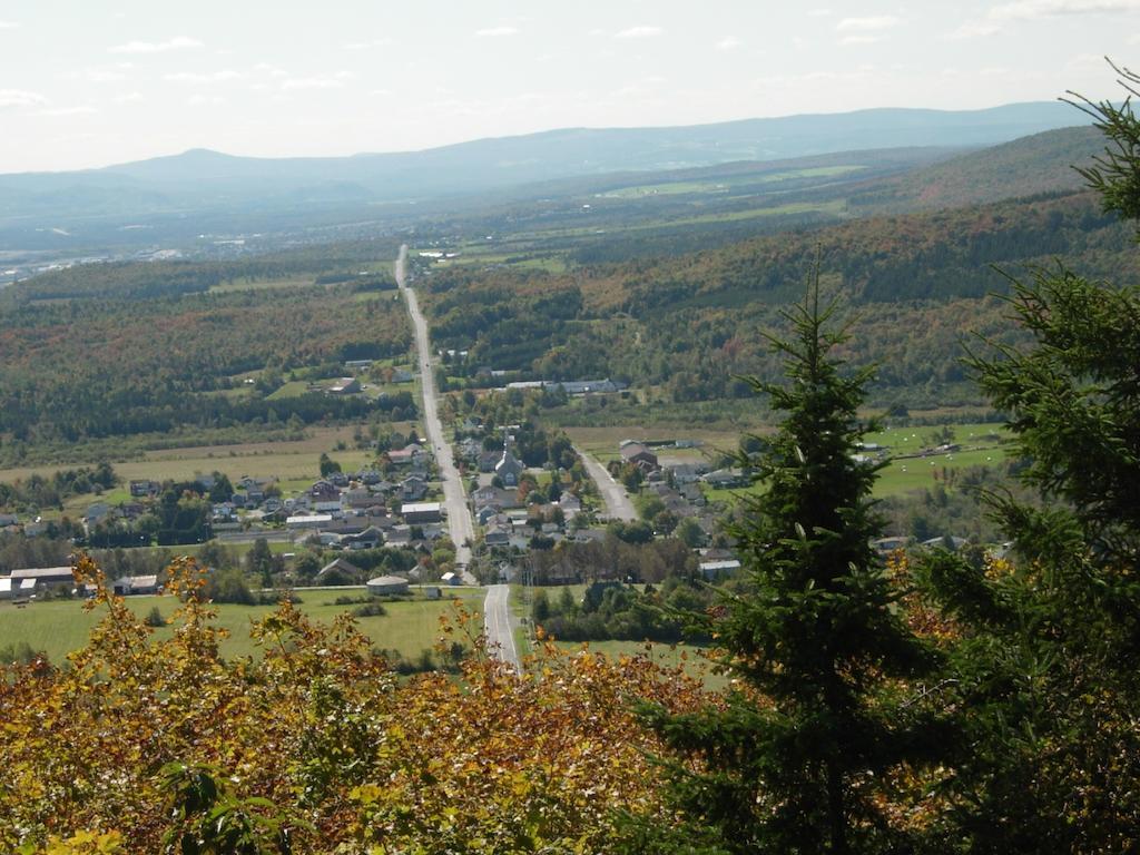 Le Gite Ambrelane Thetford Mines Bagian luar foto